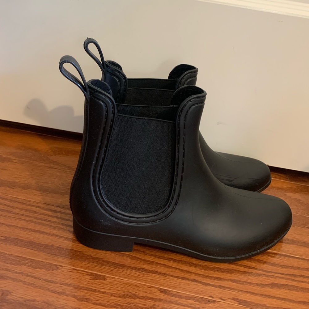 Report Black Short Boots size 8